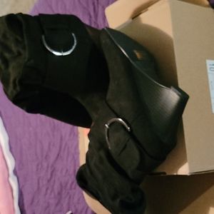 Size 10 Black Wedge Heel Boot